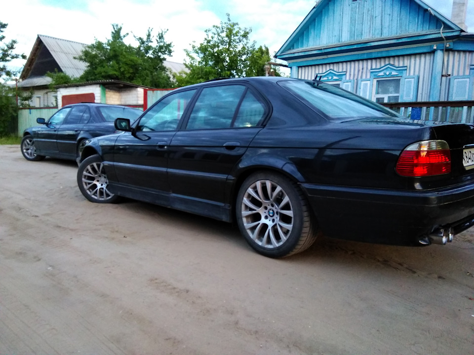 Photo from the logbook BMW 7 series (E38)