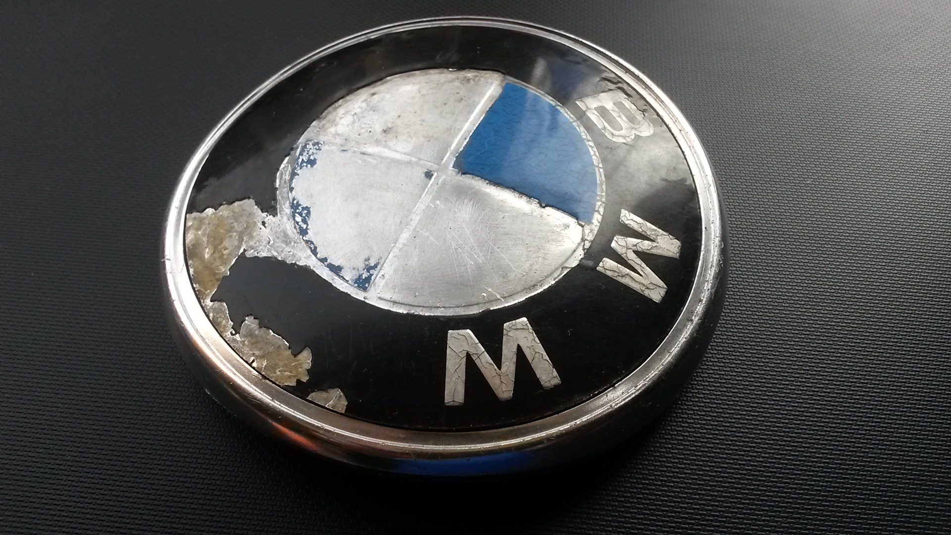 модель bmw e34 из бумаги. Bmw i8 из бумаги. машинка из картона. моделька машинки бмв е34. машина из гофрокартона.