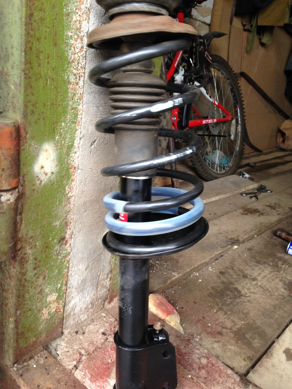 Добрался до замены пружин и амортизаторов — Renault Logan (1G), 1,6 л ...