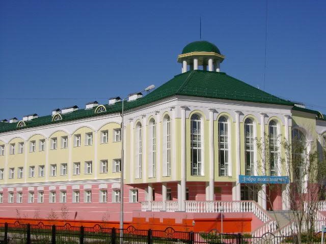 Гимназия якутск. Якутская городская классическая гимназия. Классическая гимназия Якутск. Школа ГКГ Якутск.