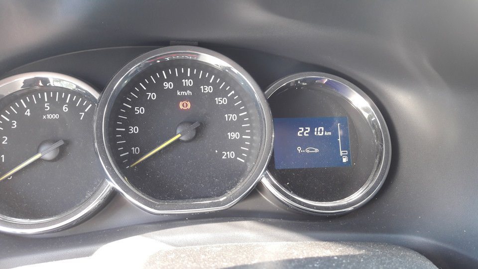 Расход топлива. — Renault Logan (2G), 1,6 л, 2016 года | наблюдение ...