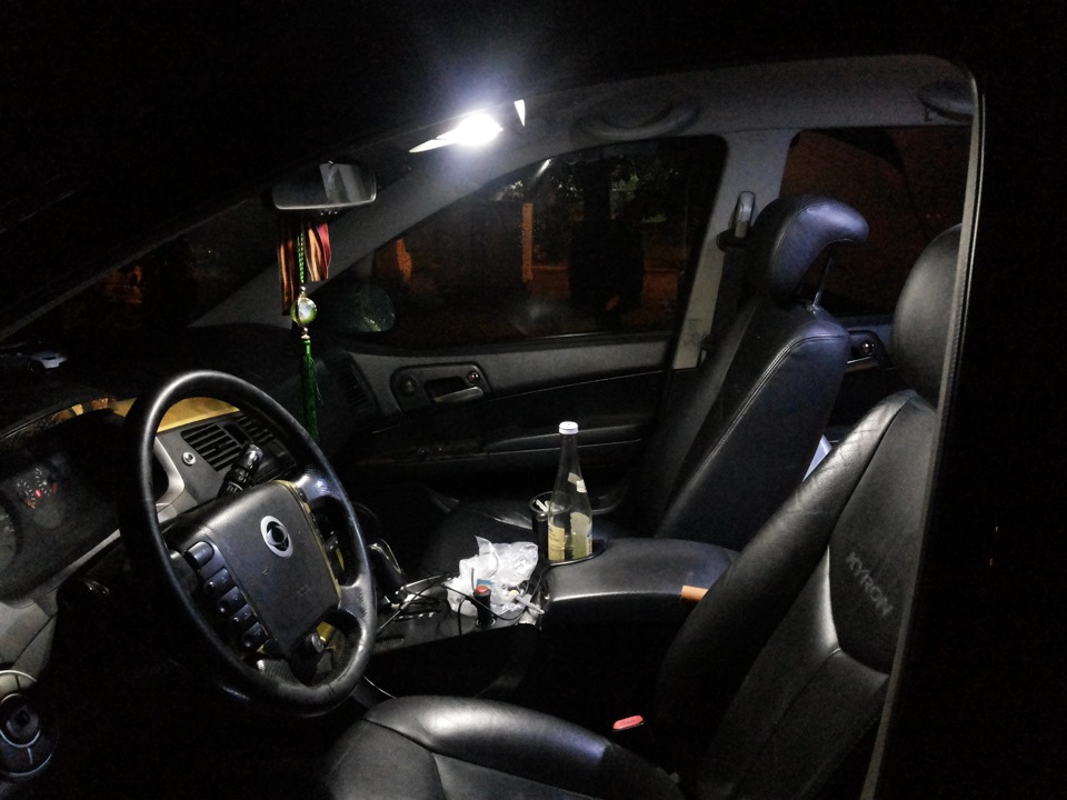 лампочки в салон — SsangYong Kyron, 2 л., 2010 года | аксессуары | DRIVE2