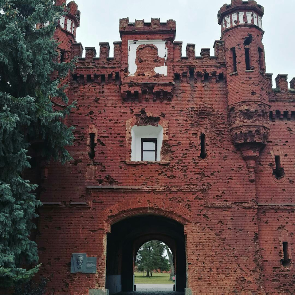 Кобринские ворота брестской крепости