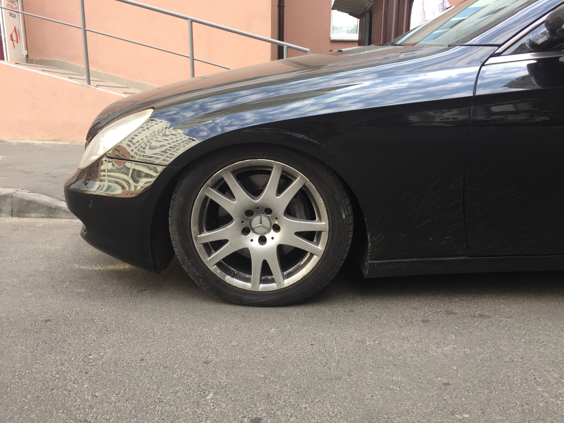 Stop, car too low! — MercedesBenz CLS (W219), 3,5 л, 2006 года