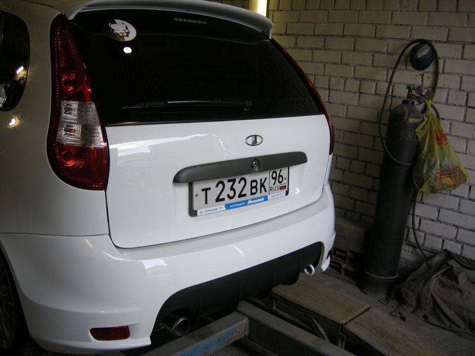 Убрал шильдики (Теперь не Спорт) — Lada Калина Спорт, 1,6 л, 2011 года ...