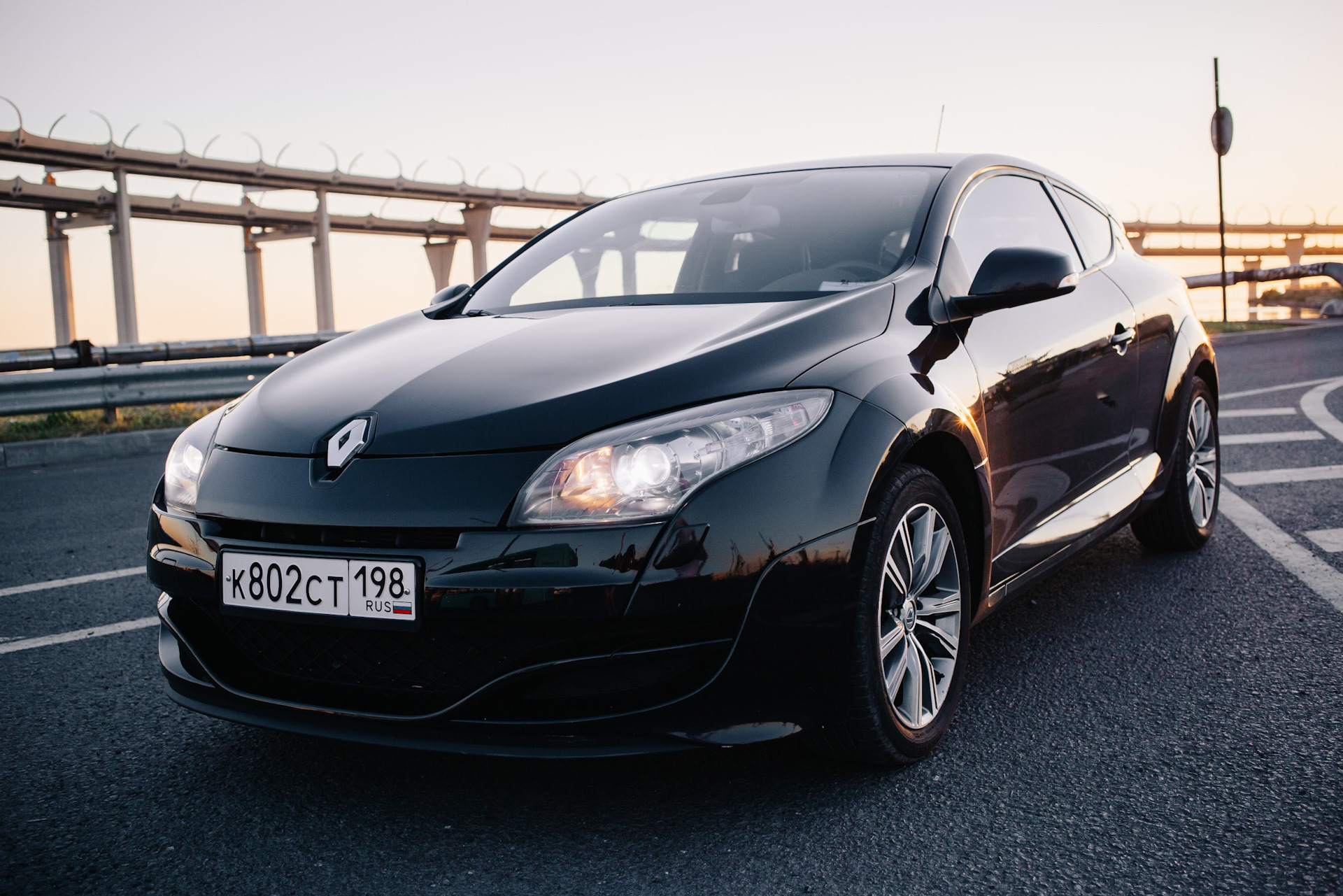 Меган 3 1.6 механика. Рено Меган 3 купе. Рено Меган 3 хэтчбек черный. Renault Megane 3 Coupe. Рено Меган 2011.