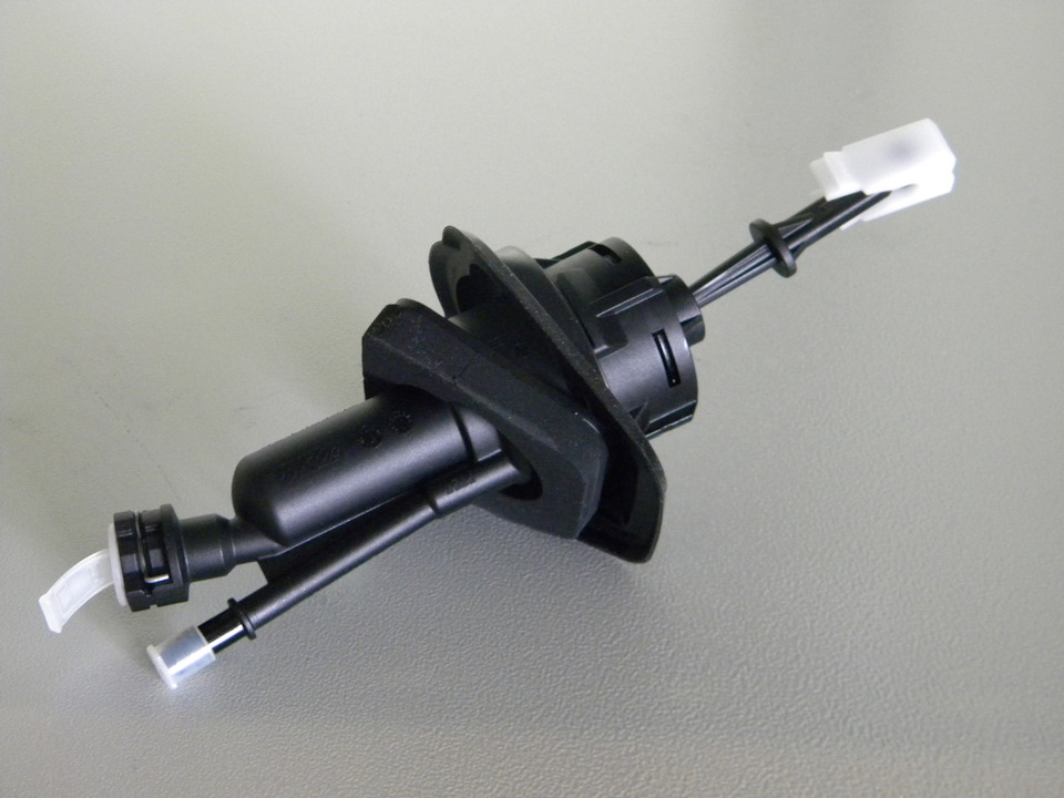 Главный цилиндр сцепления. Поднялась педаль. — Ford Focus II Hatchback ...