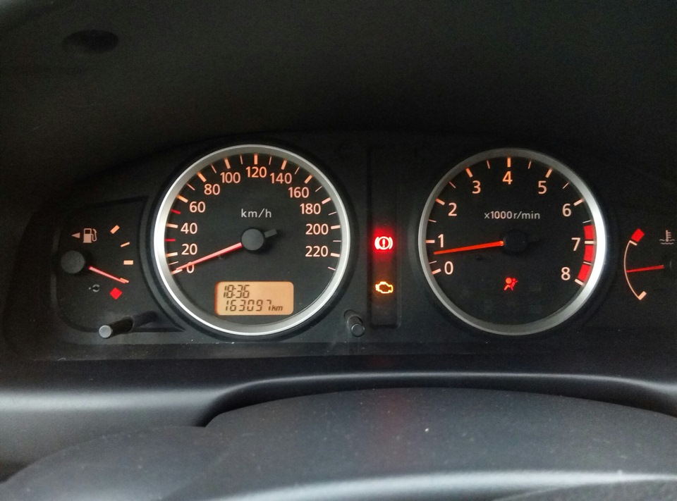 Альмера классик горит ручник. Абс альмера н16. Альмера классик горит ручник. Ниссан альмера регулировка ручника. Пыльник троса ручника ниссан альмера н16.