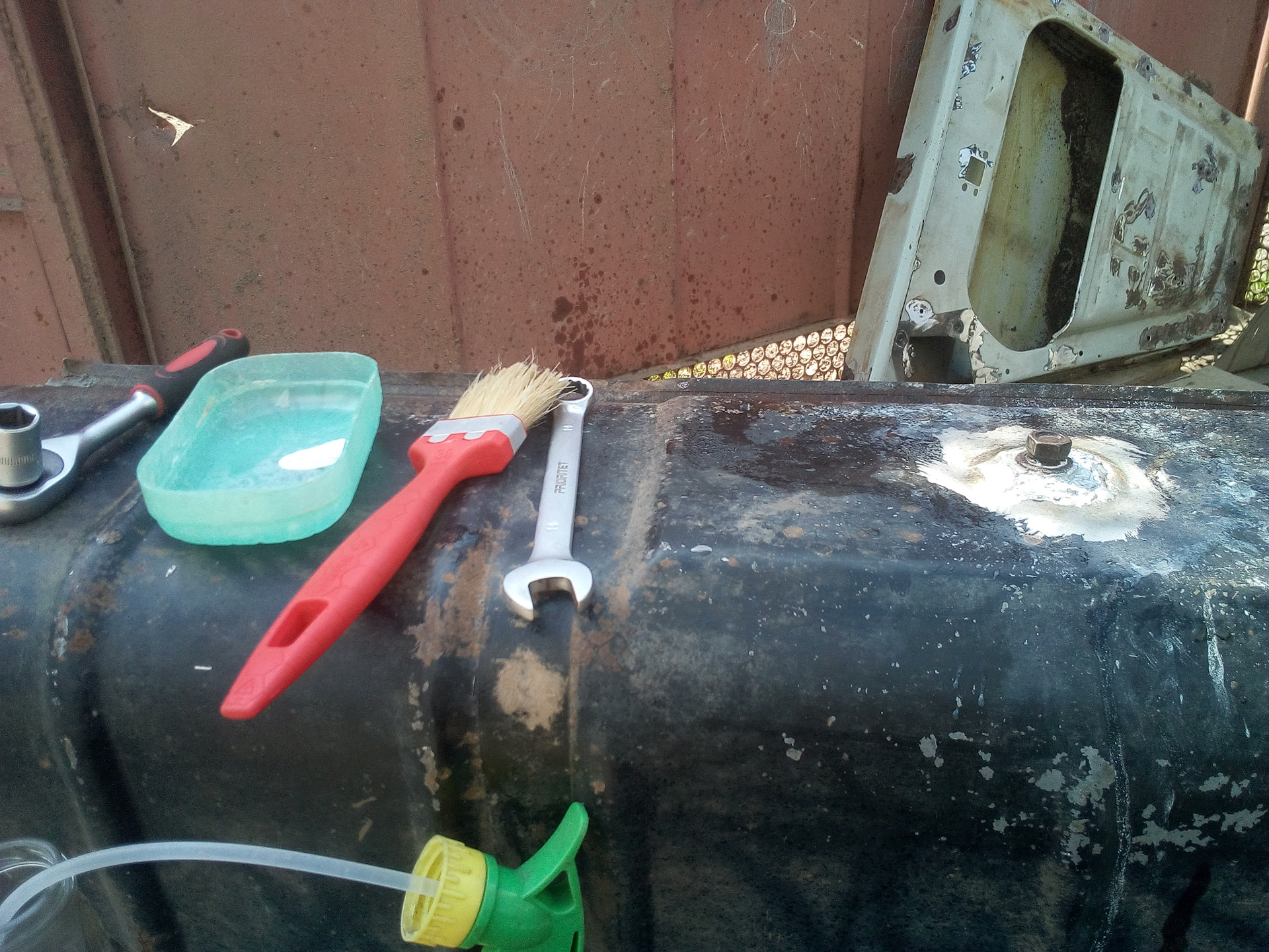 Пайка пластикового бензобака. Пайка топливного бака. Пайка пластикового топливного бака. Пайка топливного бака. Пайка топливного бака.