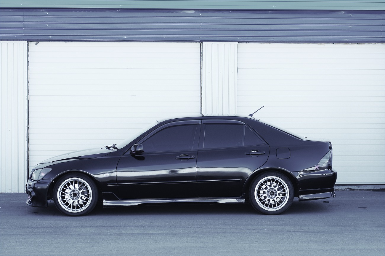    Toyota Altezza 20 1999 