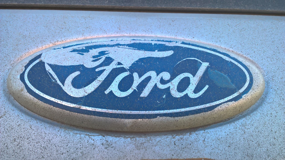 Замена эмблемы Ford по гарантии. — Ford Focus II Wagon, 1,6 л, 2008 ...