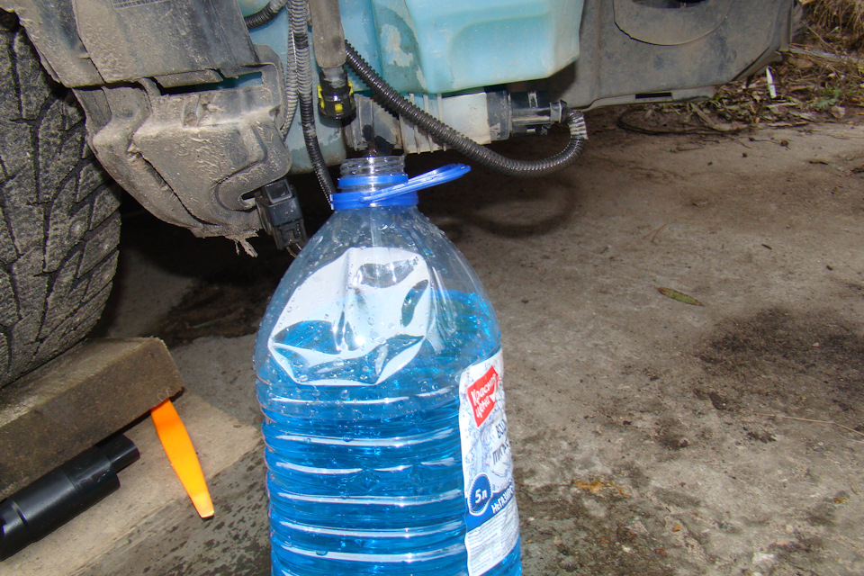 мотор омывателя вольво s70. бачок омывателя volvo c30. 8693773 бачок омывателя. омывайка volvo. омывайка volvo.