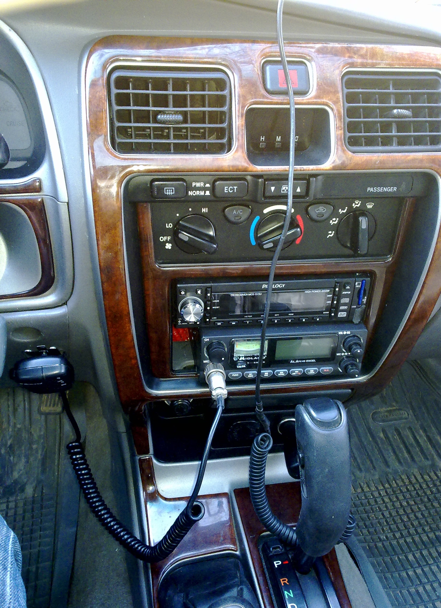 CB radio station - Toyota 4Runner 34L 2001