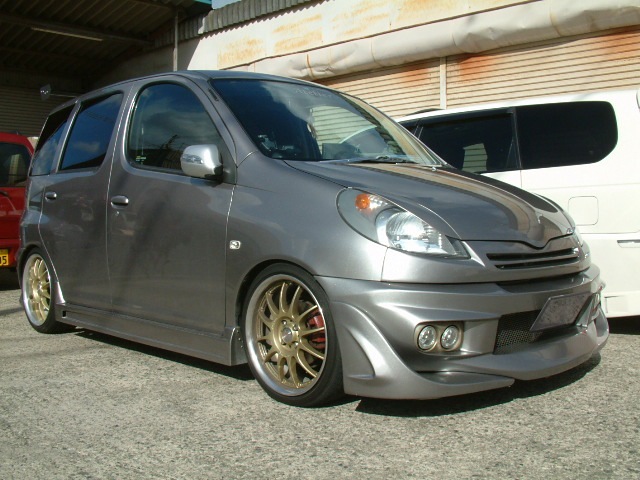 Toyota Funcargo stance