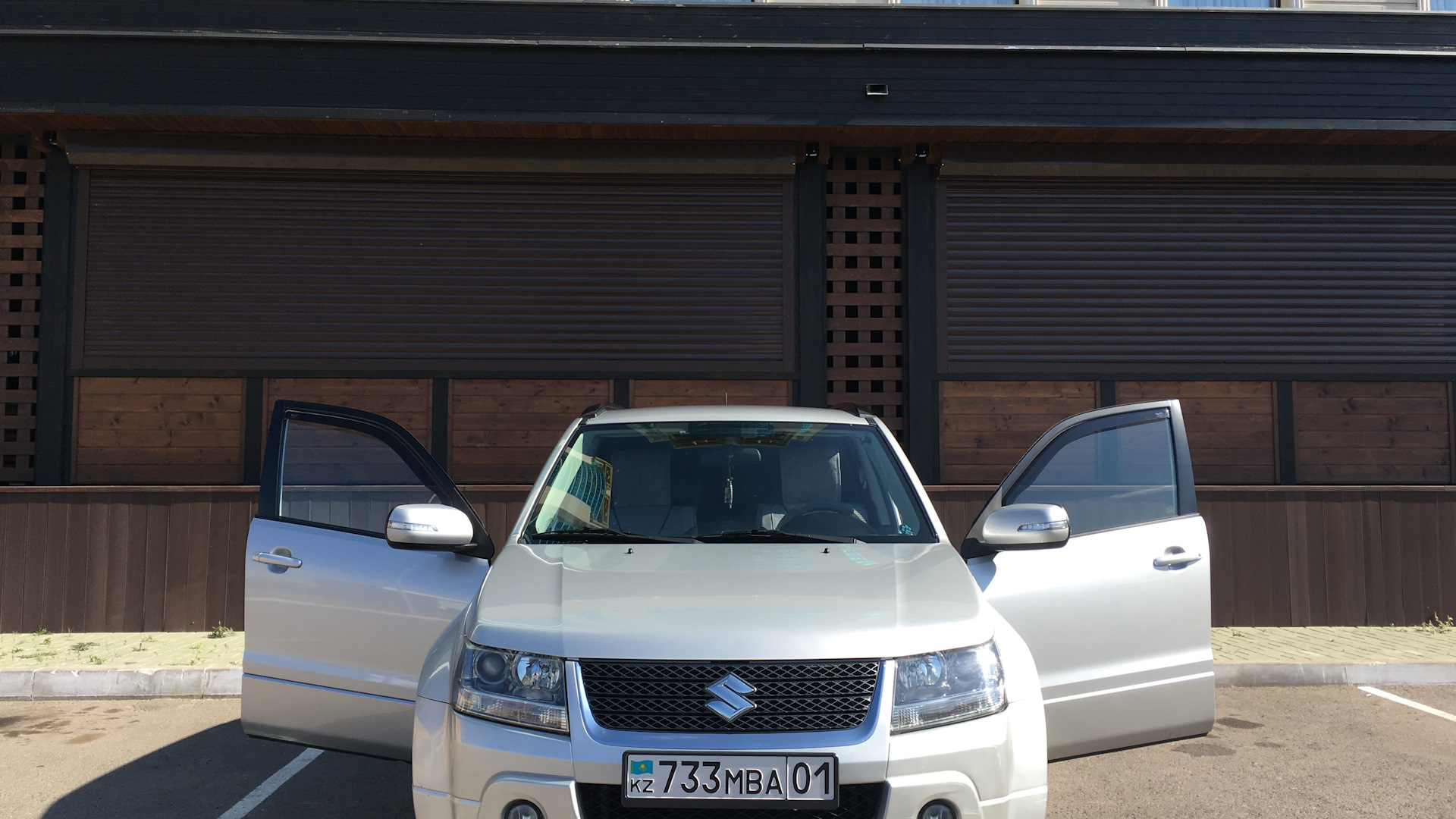 Suzuki Grand Vitara (2G) 2.4 бензиновый 2008 | Astana Silver v2.4 на DRIVE2