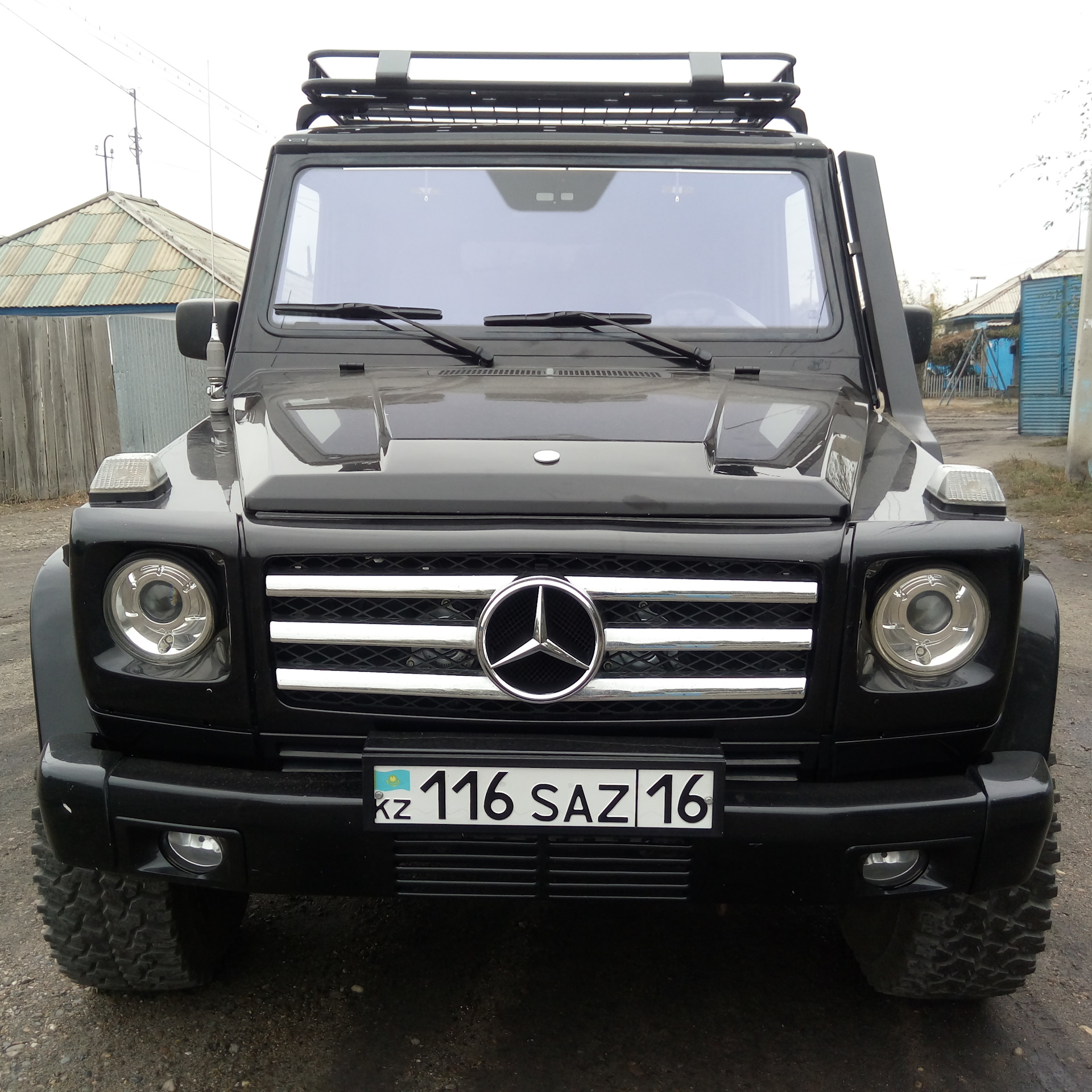 Стекла на гелик. Лобовое стекло Mercedes w463/w464.