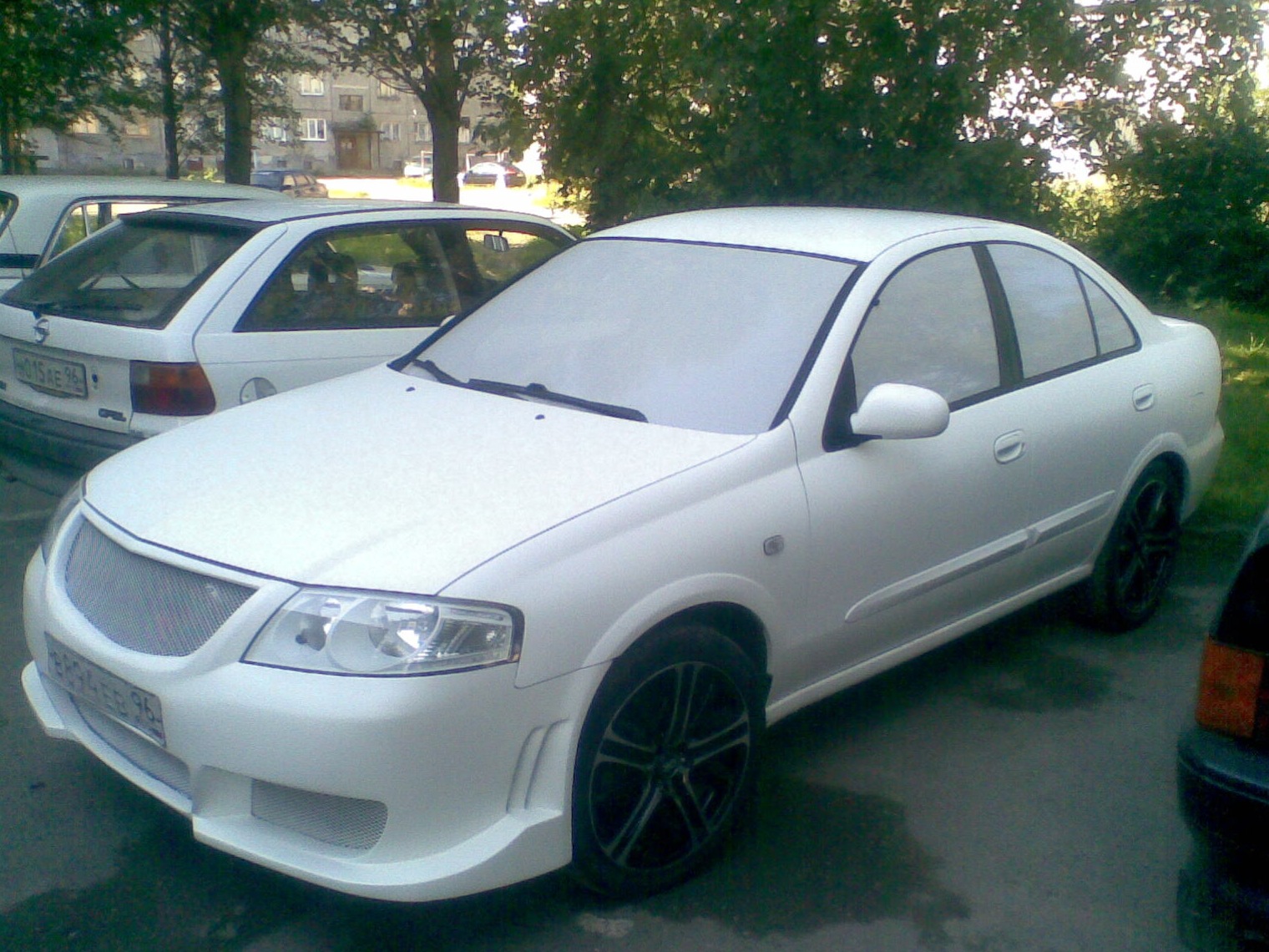 белый тонер — Nissan Almera Classic (B10), 1,6 л, 2006 года | нарушение ПДД  | DRIVE2