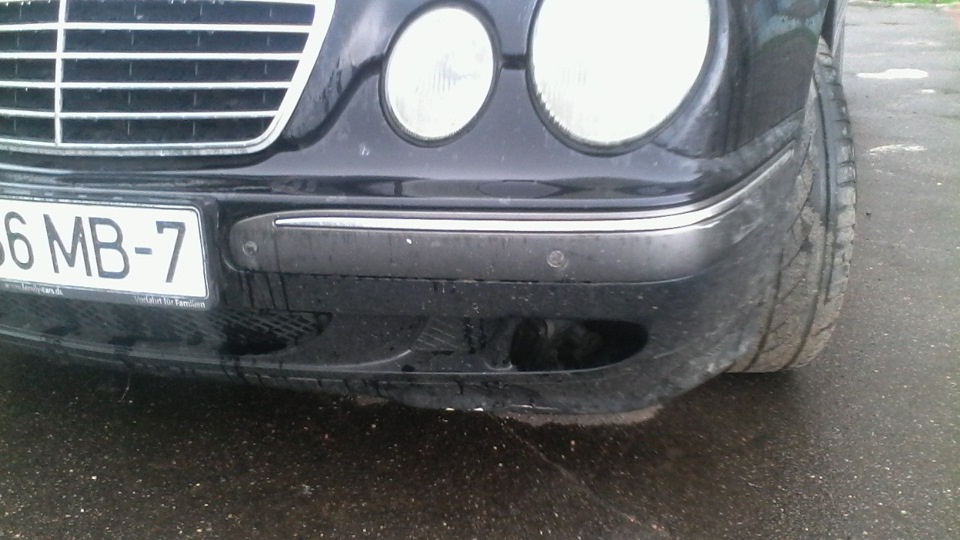 крепкий бампер или противотуманка в домике — Mercedes-Benz E-Class ...