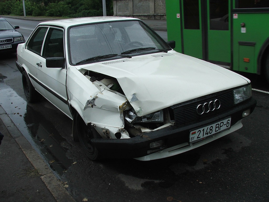 Бедаааа( — Audi 80 (B2), 2 л, 1985 года | ДТП | DRIVE2