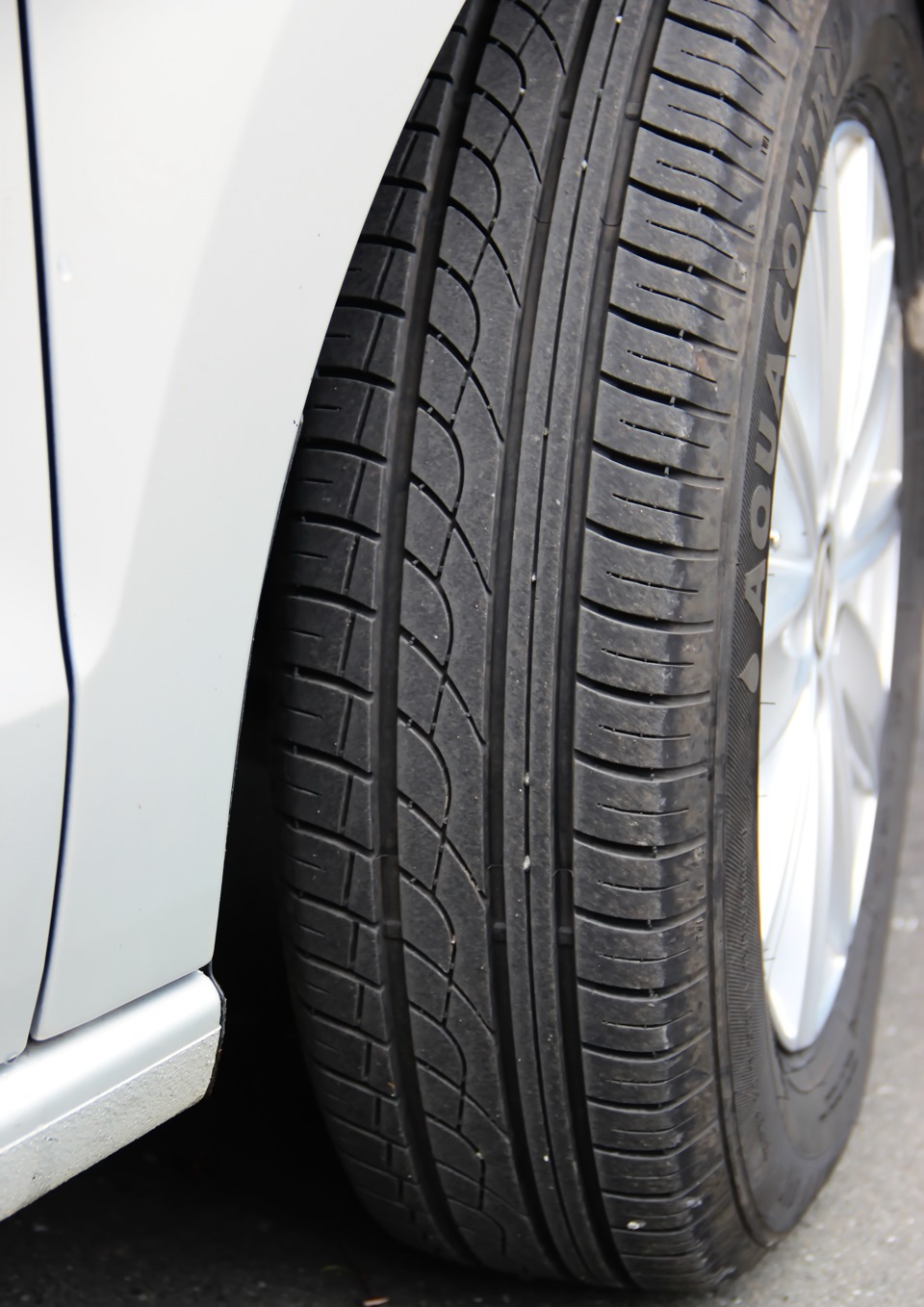 Brasa Aquacontrol. — Volkswagen Polo Sedan, 1,6 л, 2011 года | шины ...