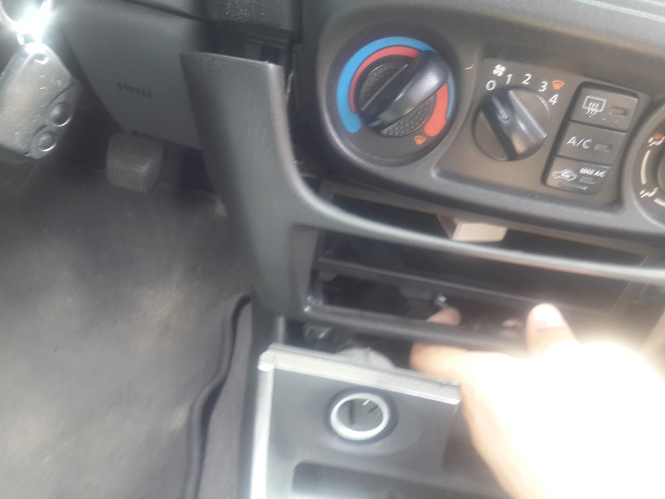 Как снимается магнитола! — Nissan Almera II (N16), 1,5 л, 2005 года ...