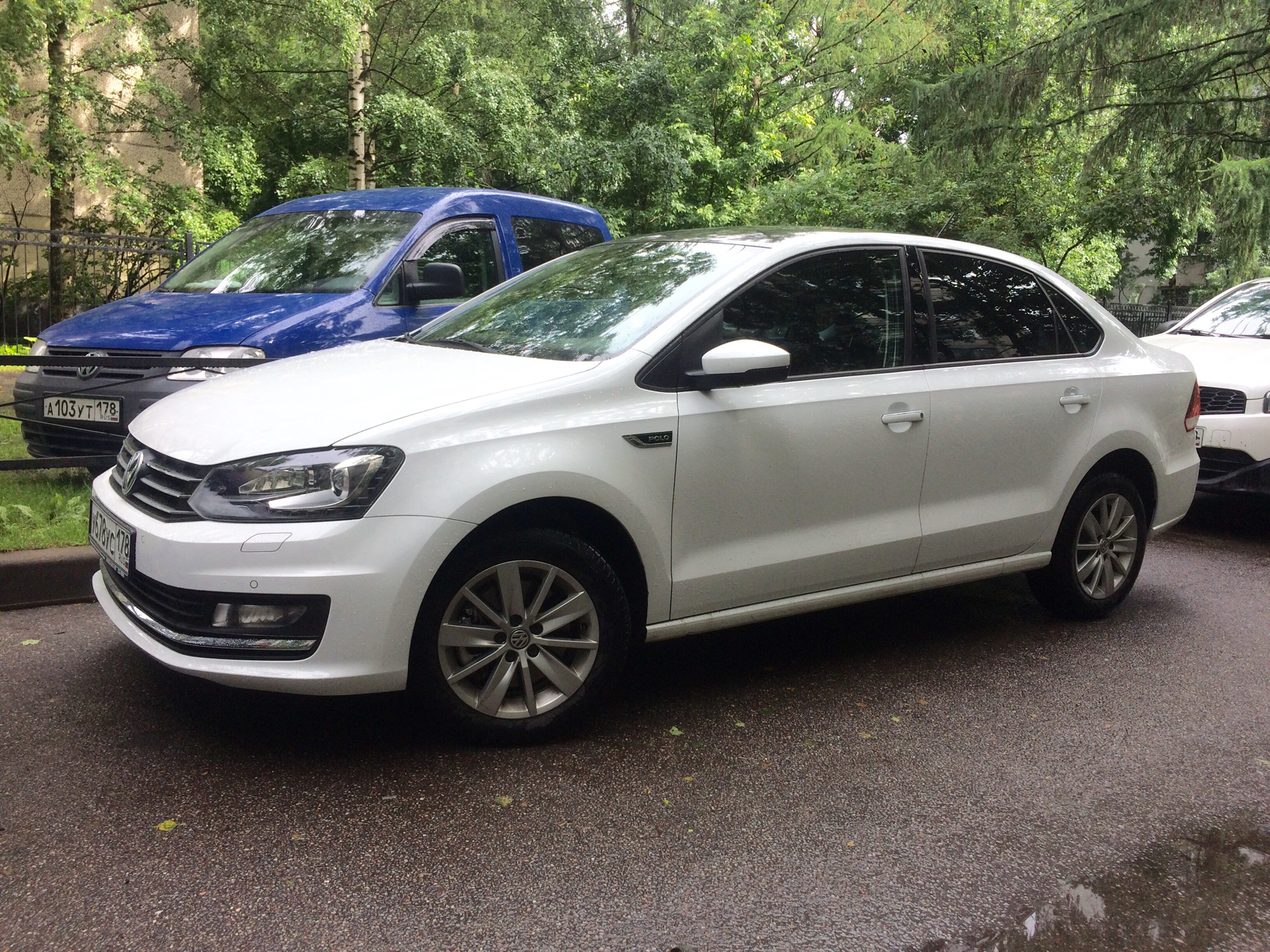 Р‘РµР»С‹Р№ Polo sedan TSI