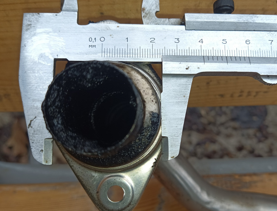 Размер посадочного места на штатном фланце — Ford Galaxy (Mk III)