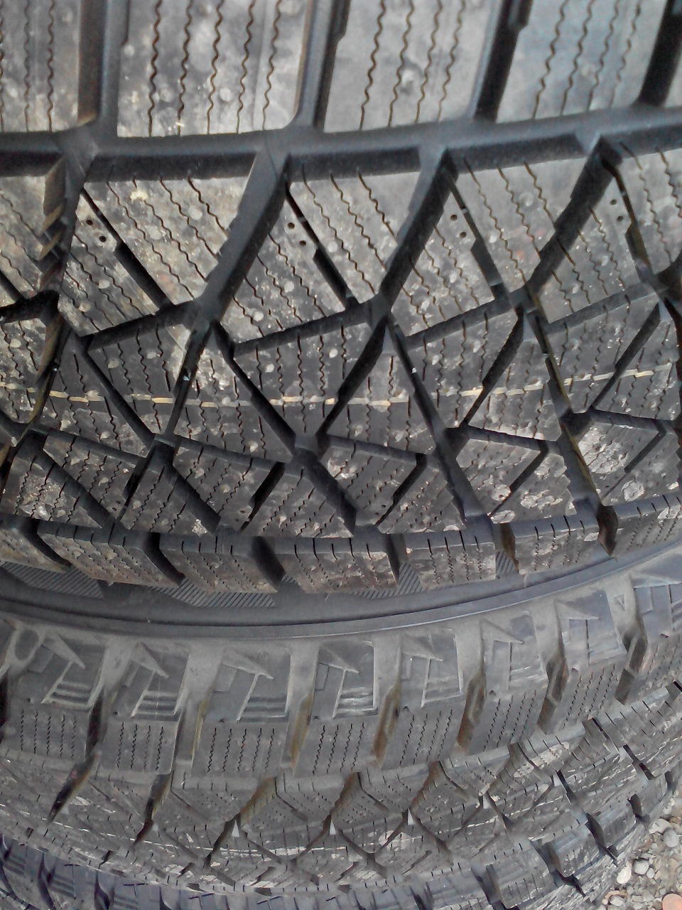 Bridgestone blizzak dm v2