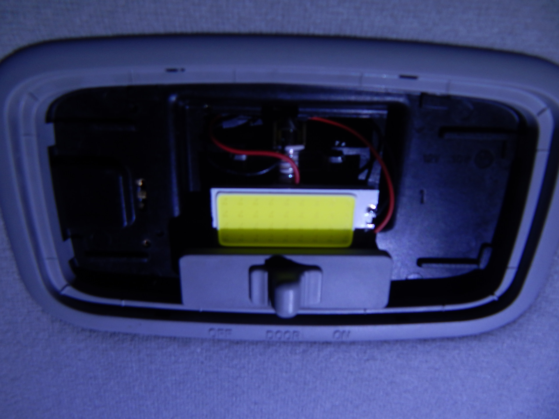 Как снять плафон освещения солярис Освещение салона - LED панель - Hyundai Verna, 1,4 л, 2008 года аксессуары DRIVE