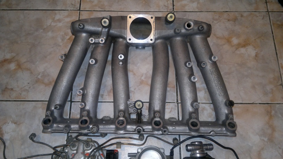 1. Коллектор мерседес 124. Впускной коллектор мерседес w124. Коллектор мерседес 124. Коллектор мерседес 124.