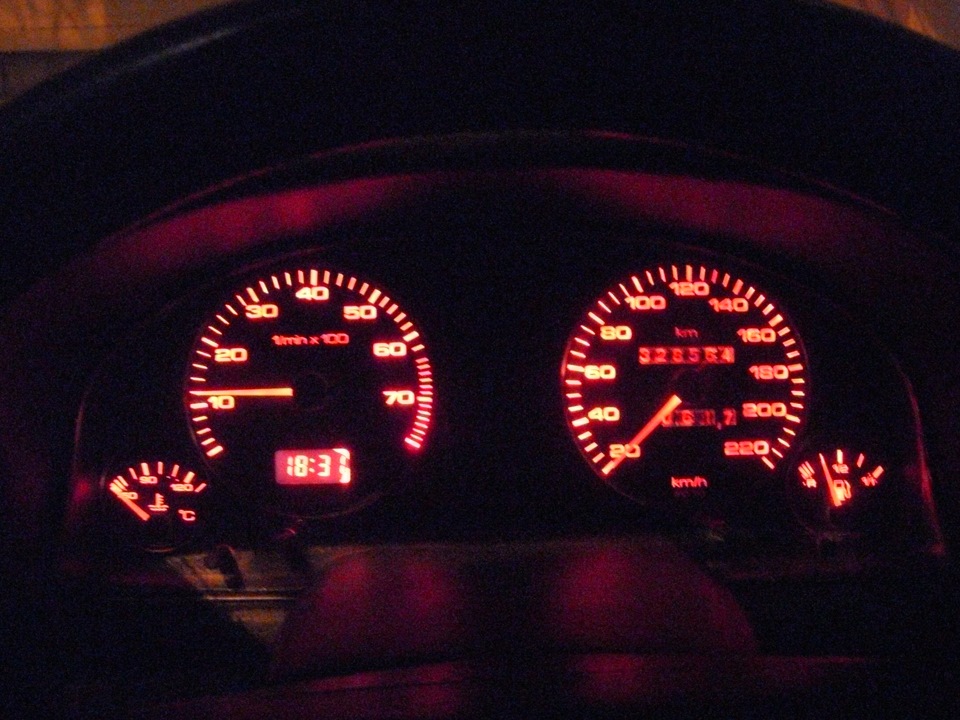 Audi 80 лампочка. Замена лампочки салона Ауди 80.