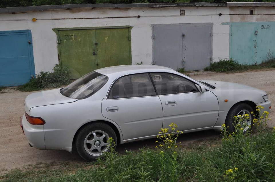 Toyota Carina st200