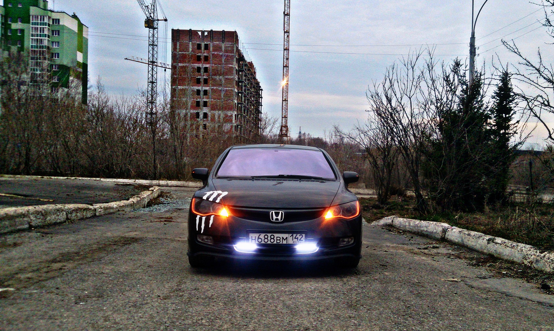 Гори фар. ДХО + поворотники Хонда Цивик 4д 2008. Led поворотники Civic 4d. Американки на Хонда Цивик 4д. Цивик 4д оранжевые габариты.