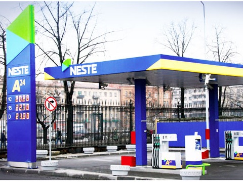 Продукты на заправке. Кофе на заправке. Едим еду с заправок а4. Шкаф вода для азс газпромнефть. Еда татнефть азс.