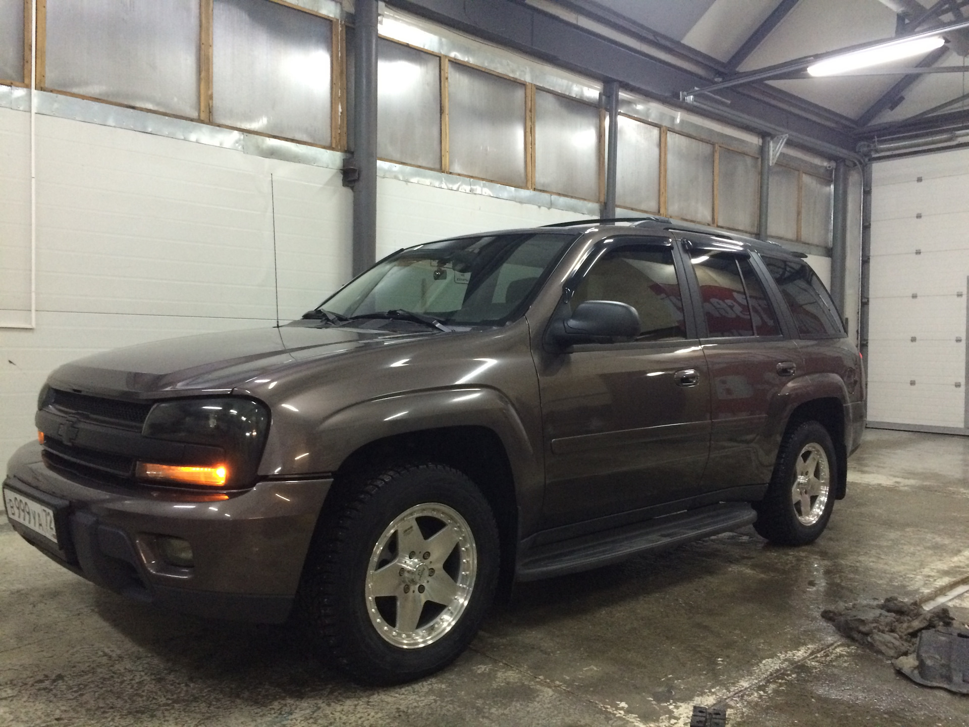 Трейлблейзер 2008 года. Шевроле Трейлблейзер 2008. Chevrolet trailblazer 2006. Шевроле Трейлблейзер на 33 колесах. Колеса на Трейлблейзер 2005.