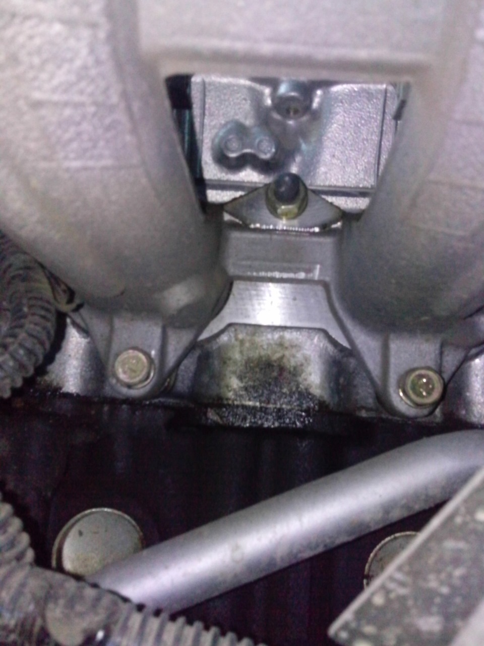 Сопливит из под ГБЦ. — DRIVE2