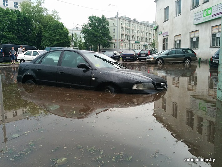 Непогода в минске вчера. Потоп в Минске. Потоп в Минске вчера. Пивное наводнение. Дождь в Минске.