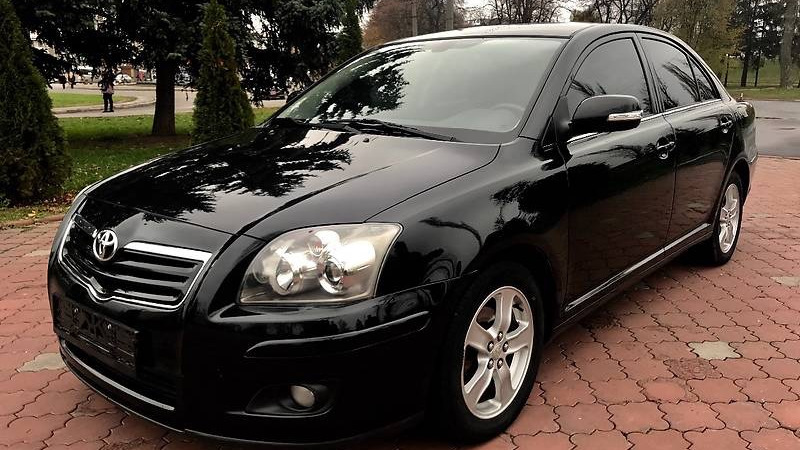 авенсис 2 поколения обзор в 2023. тойота авенсис худжанд. полировка серебристого авто до и после. Toyota avensis 2004. машина серебристого цвета до полировки и после.