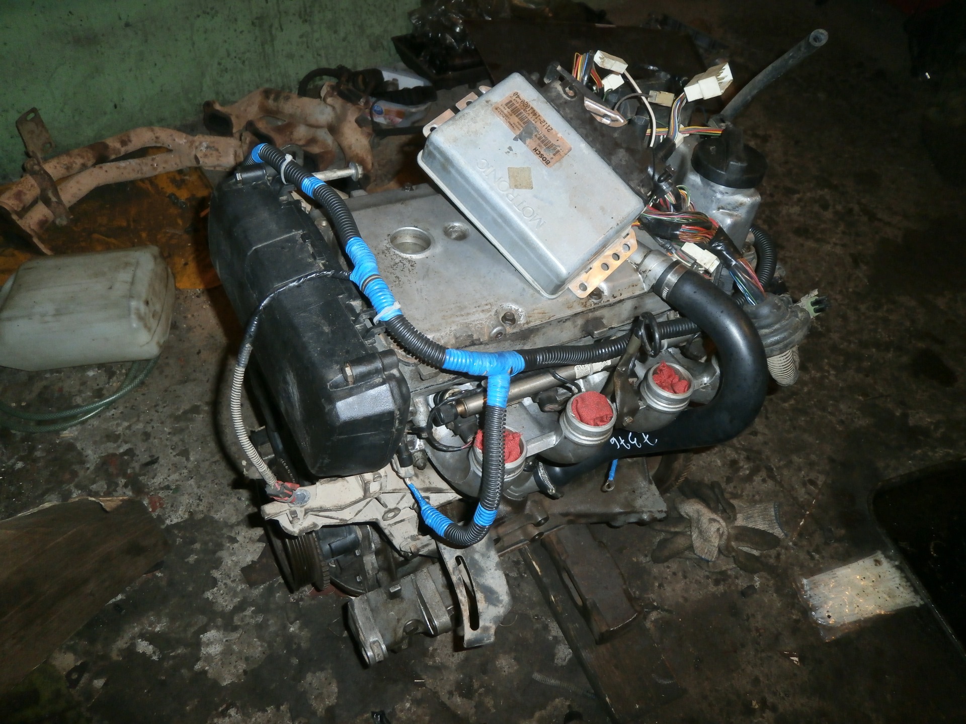 Ремонт двигателей ваз 2112. Двигатель для ВАЗ 2112 С движком. Мотор от ВАЗ 2112 В Сузуки. Двигатель МТЗ 2112. Нива с двигателем 2112.