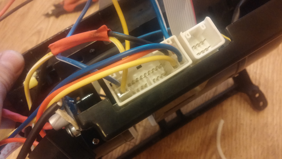 Плюсовые и минусовые) — Toyota Avensis II