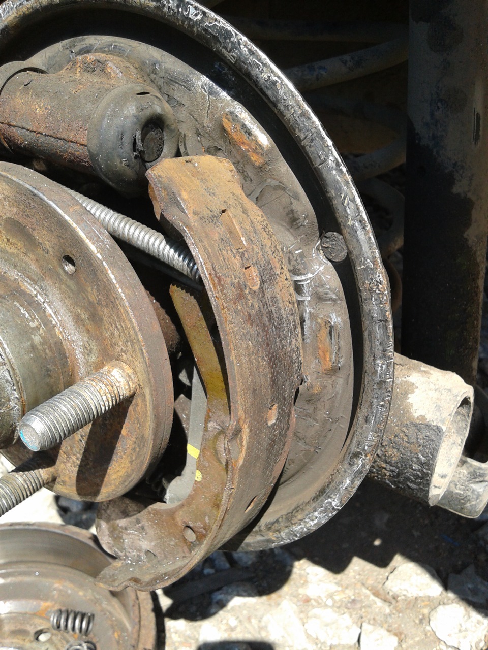 Внеплановый ремонт тормозов на Авео или "подарок" мне на 9 мая… — LADA ...