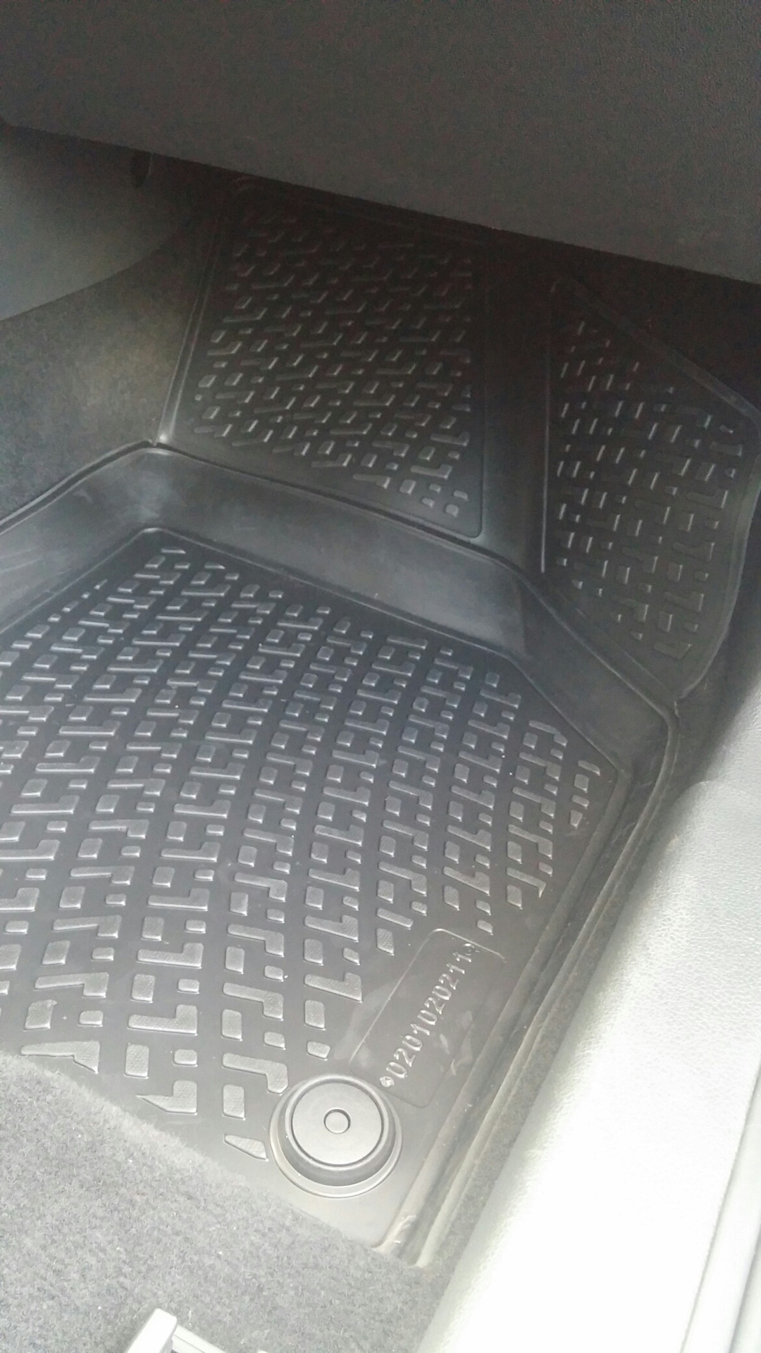 Полиуретановые ковры в салон. — Volkswagen Jetta VI, 1,6 л, 2013 года ...