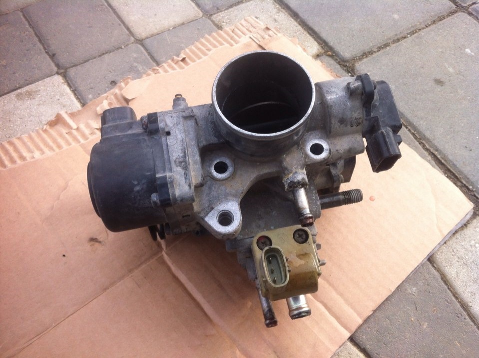 Чистка блока дроссельной заслонки — Toyota Caldina (190), 2 л., 1994 ...