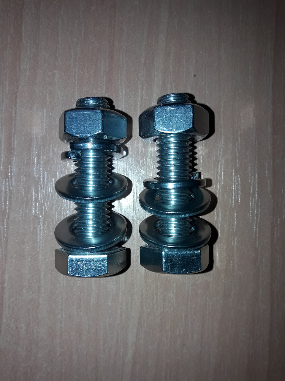 Болты из нержавеки, т.к. старые пришлось срезать. — Subaru Forester (SG)