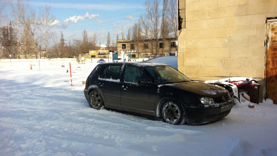 Volkswagen Golf `bit low