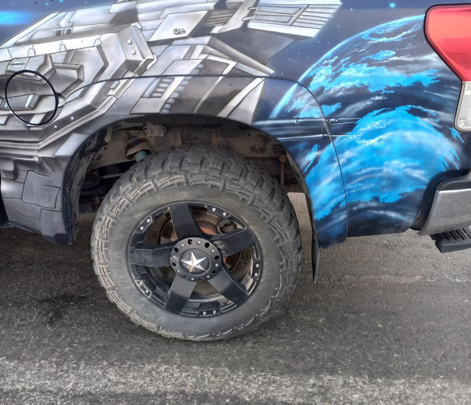 Новые 35 колеса. — Toyota Tundra (II), 5,7 л, 2010 года | шины | DRIVE2