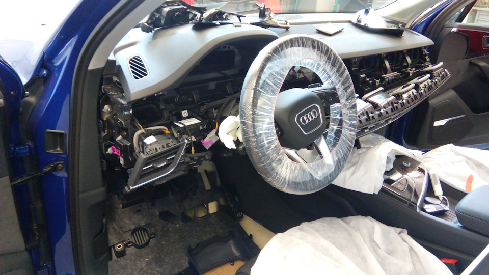 Audi q7 как снять щиток приборов Audi Q7 4M - установка цифровой приборной панели Audi Virtual Cockpit - Audi-Rus