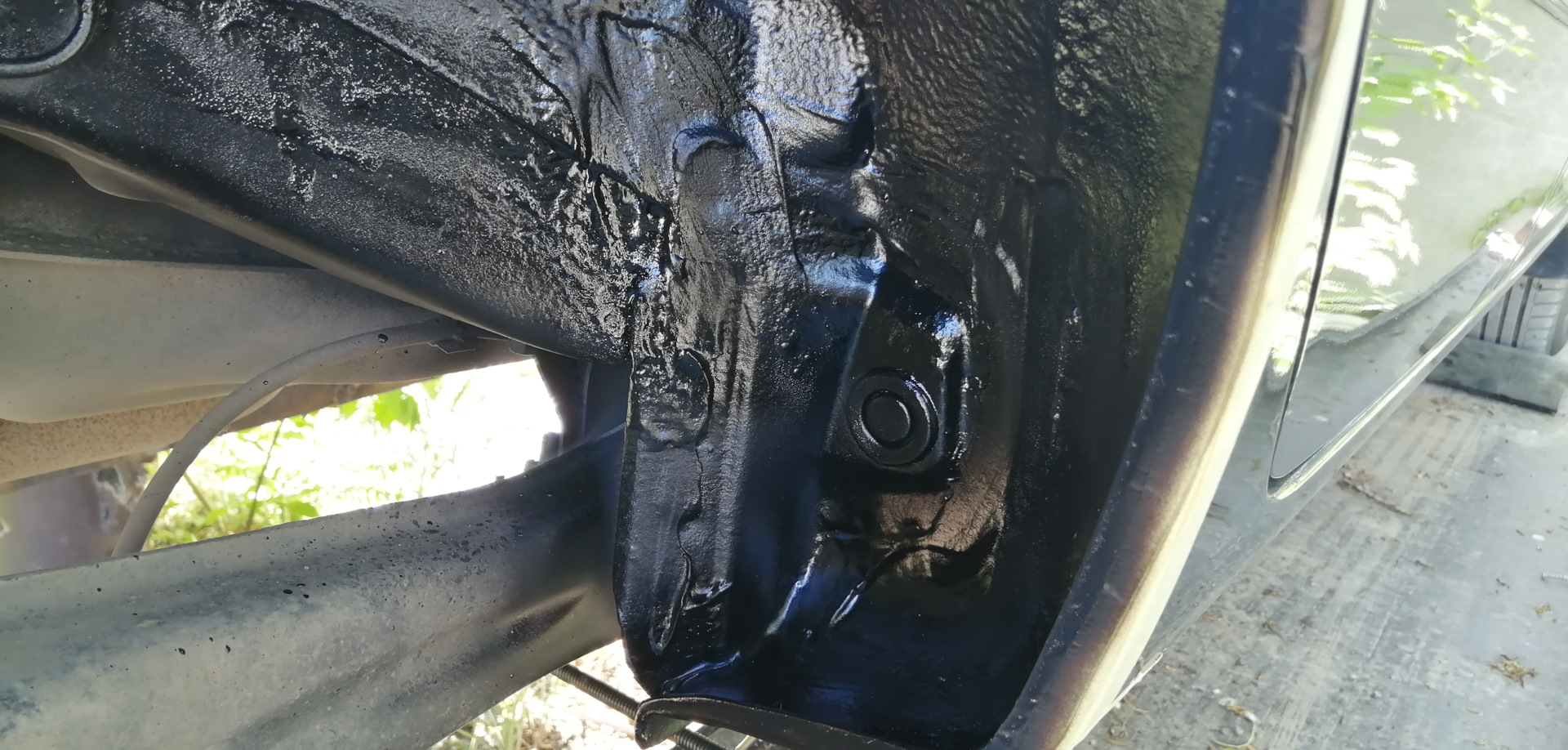 Обработка задних арок битумной мастикой — Mitsubishi Lancer IX, 1,6 л ...