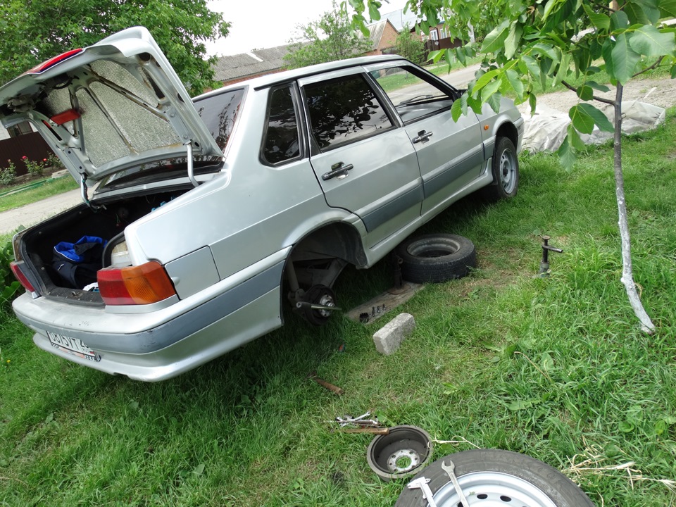 замена подшипников ступицы, тормозных колодок и колдуна. — Lada 2115, 1 ...