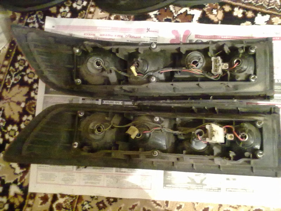 Задний значок мазды (хотя на бэтмена больше похоже))) — Mazda 323 IV, 1 ...